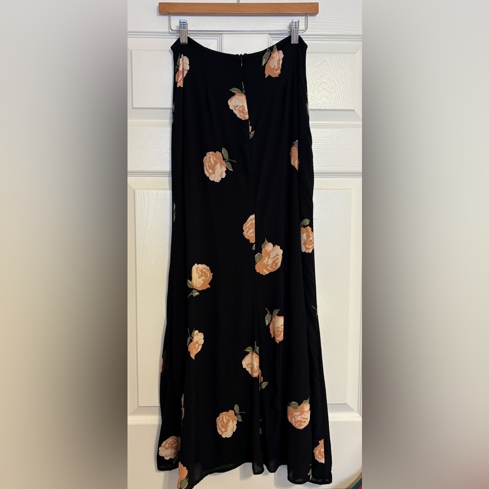 Reformation Bea Crepe Midi Skirt Large Floral Rose Design size 4 Black - Picture 2 of 7